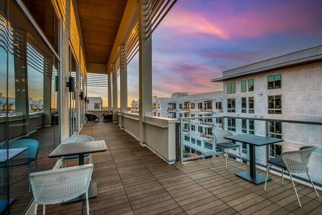 Foto del edificio - 14175 Dallas Pkwy