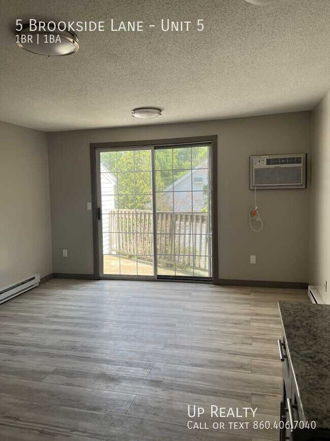 Building Photo - 5 Brookside Ln