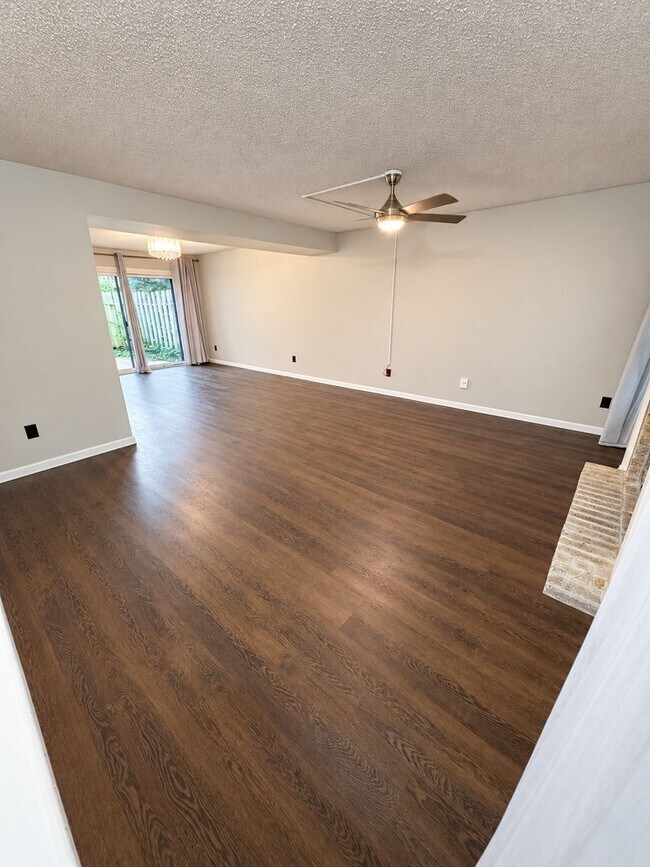 Building Photo - 5108 W 62nd St