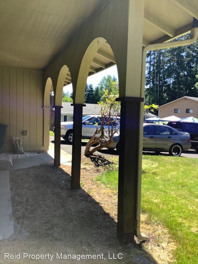 Foto del edificio - 2 br, 1.5 bath House - 3300 SE Goldmaur Ct...