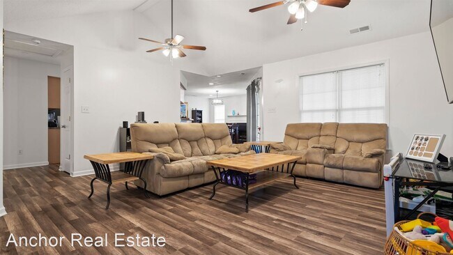 Building Photo - 3 br, 2 bath House - 1216 Huff Drive