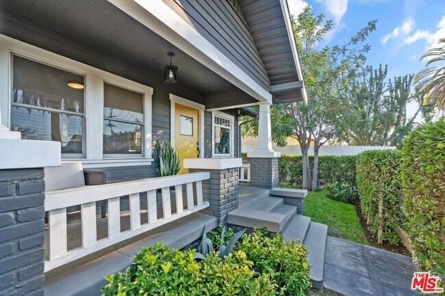 Foto del edificio - 1012-1014 Manzanita St