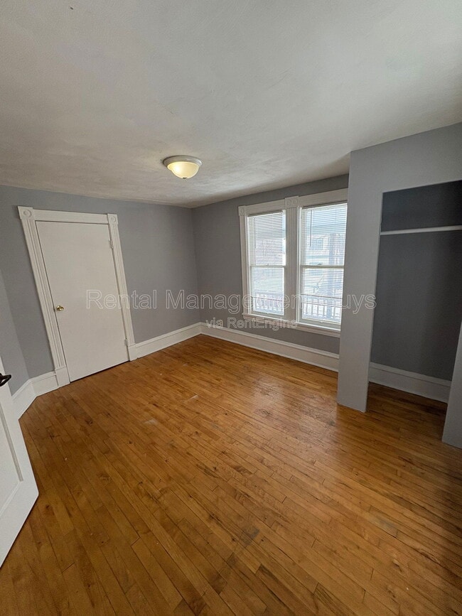 Building Photo - 4209 N Bryant Ave