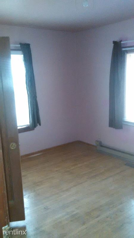 Building Photo - 2 br, 1 bath Apartment - 709 SE Date Ave