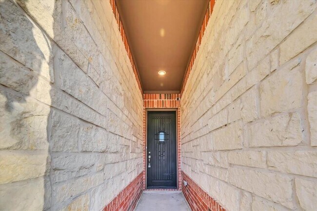 Building Photo - 25507 Ramsey Heights Way