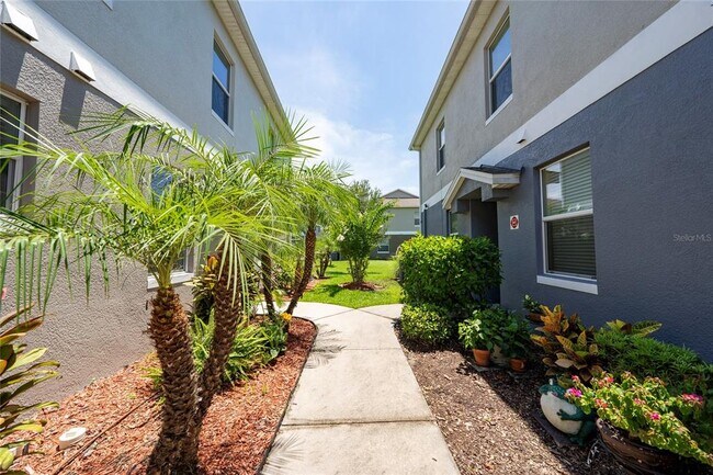 Foto del edificio - 6522 S Goldenrod Rd