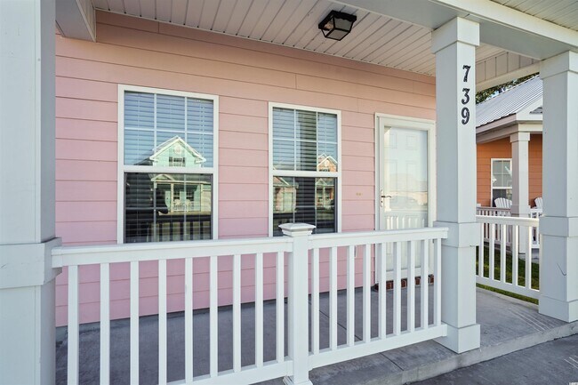 Foto del edificio - 739 Shell Creek Cir