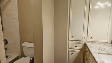 Building Photo - 15127 Forest Lodge Dr