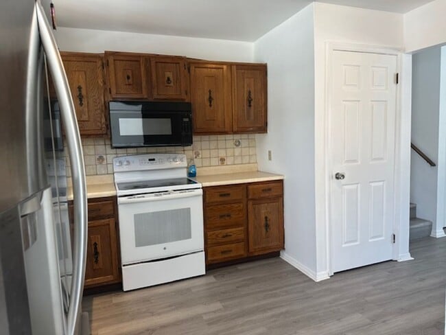 Foto del edificio - 2109 Highland Ct