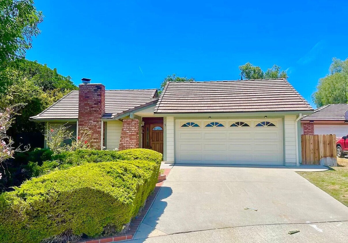 Primary Photo - Beautiful 3 bed, single story, Thousand Oa...