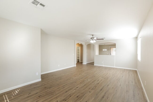 Building Photo - 10528 E Calypso Ave
