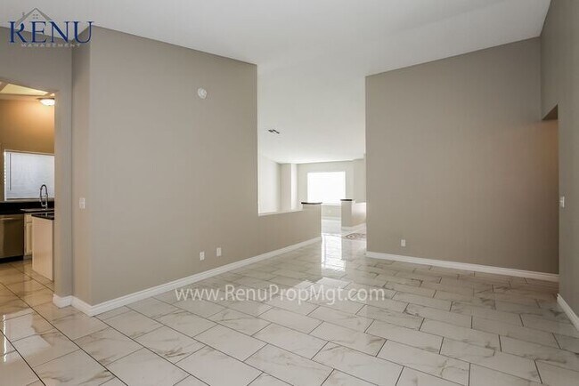 Building Photo - AVAILABLE NOW!! Upgraded 4 Bedroom!