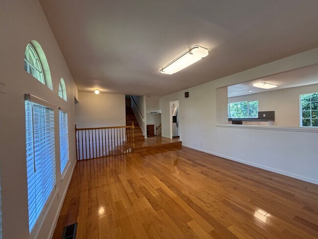 Building Photo - Beautiful 4 bedroom, 3 bathroom two-story home for rent in the highly desirable Mission San Jose ...