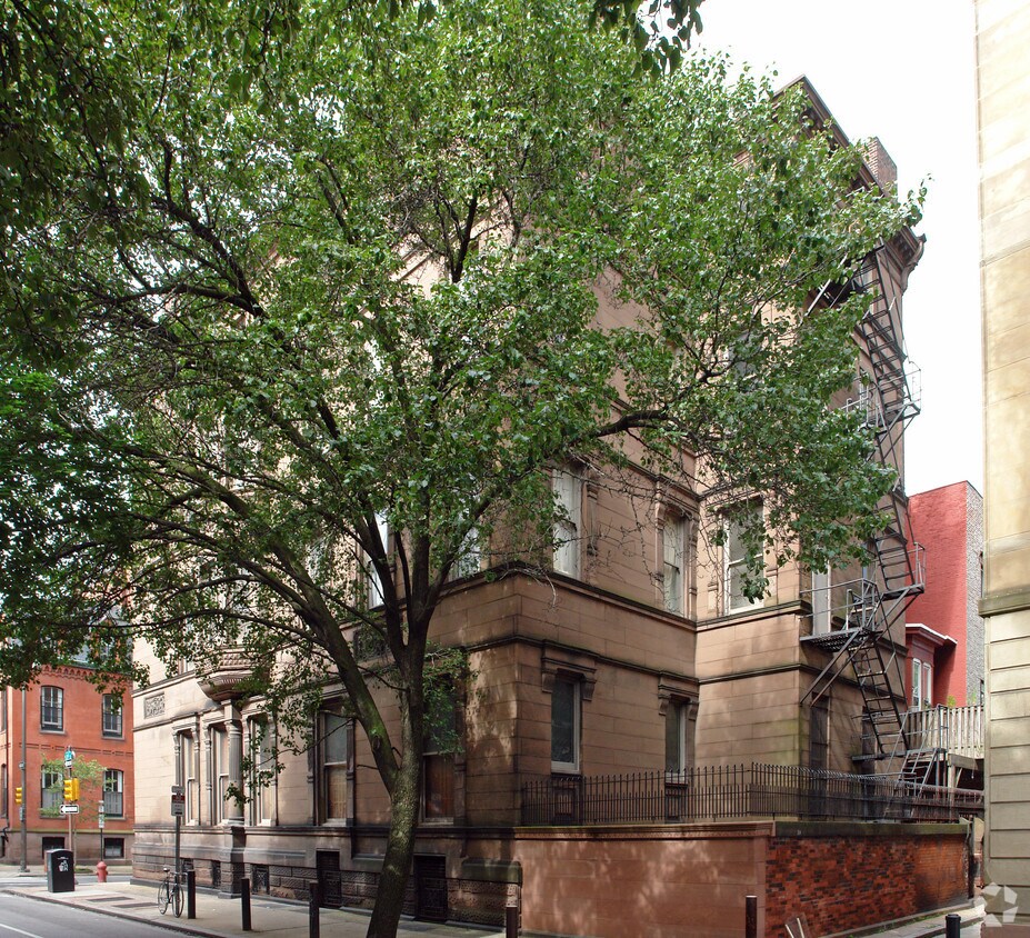 Building Photo - 2101-2103 Spruce St