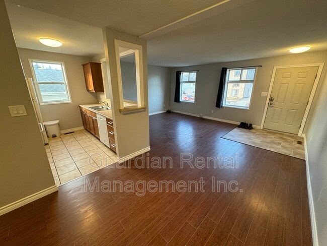 Photo du bâtiment - 1522 Walsh St E
