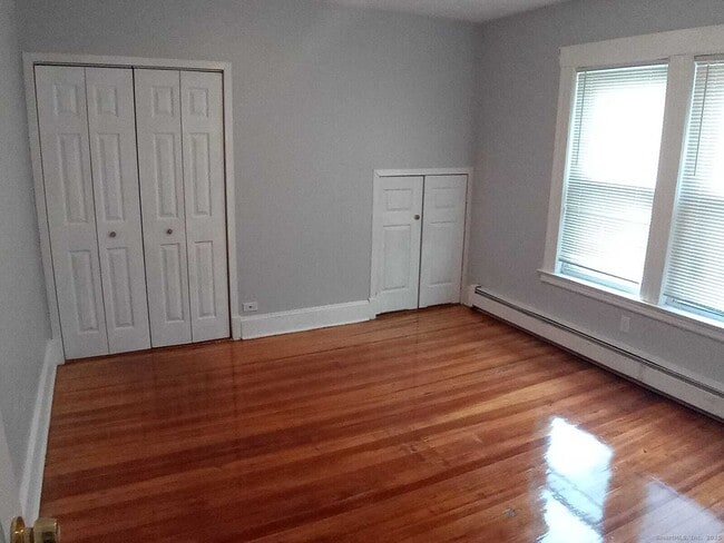 Foto del edificio - 110 Evergreen Ave