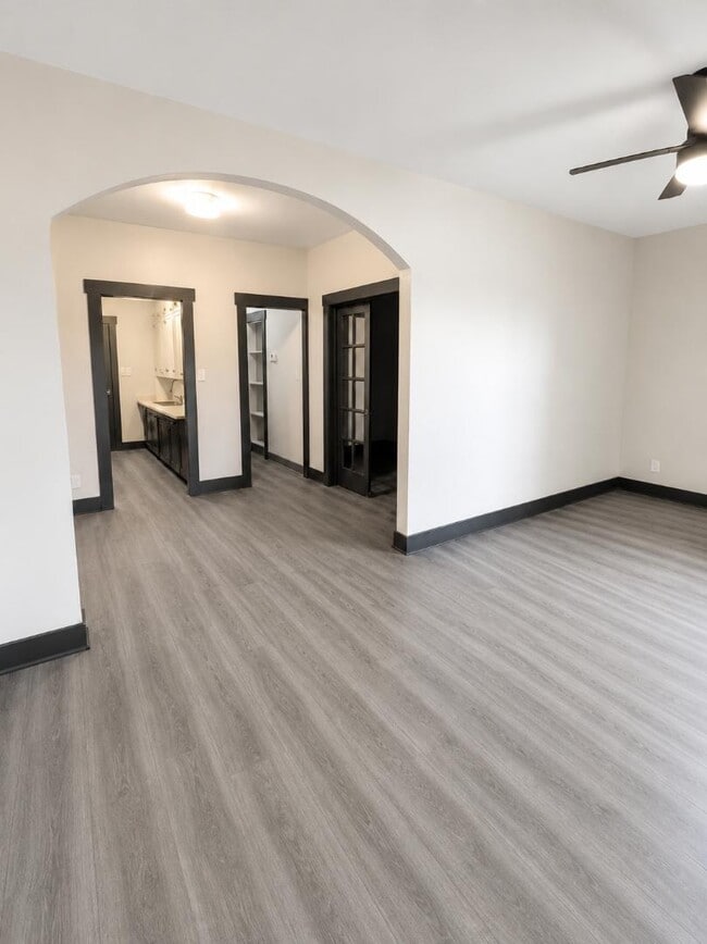 Foto del edificio - 211 W 10th Ave
