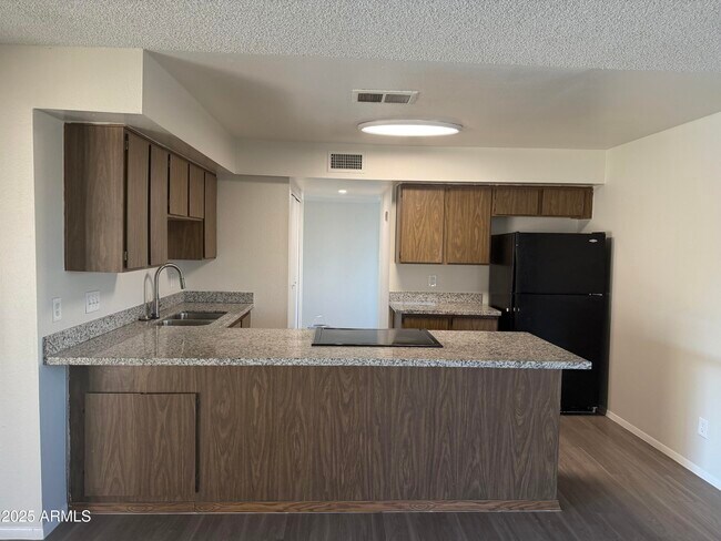 Foto del edificio - 5249 W Crocus Dr