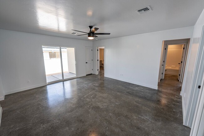 Foto del edificio - 4 Bedroom 2 Bathroom Home