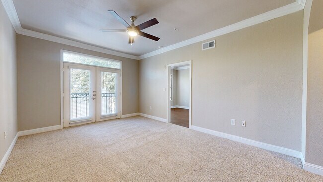 Interior Photo - THIRTY377