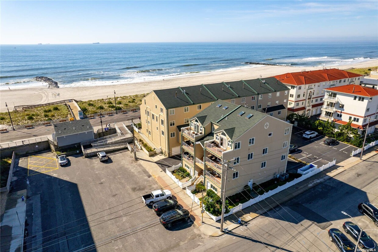 Primary Photo - 400 Oceanfront