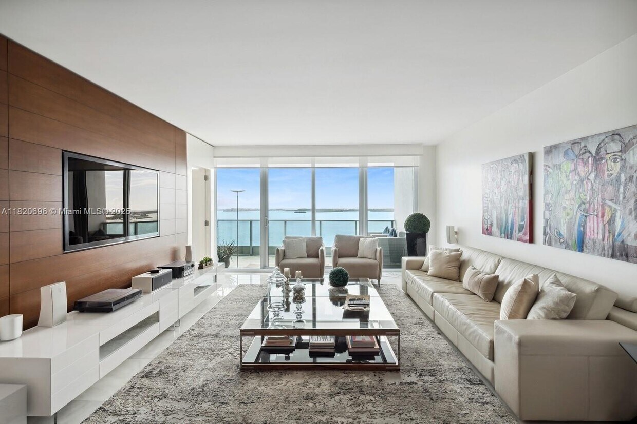 Primary Photo - 1331 Brickell Bay Dr