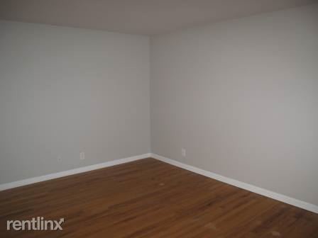 Building Photo - 2 br, 1 bath  - 1234 Holmes Rd Apt 6