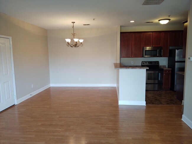 Building Photo - 7221 Althorp Way