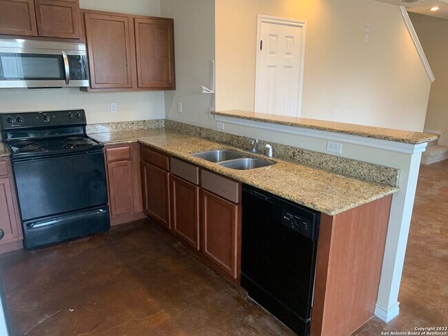 Building Photo - 6317 Aspen Hill