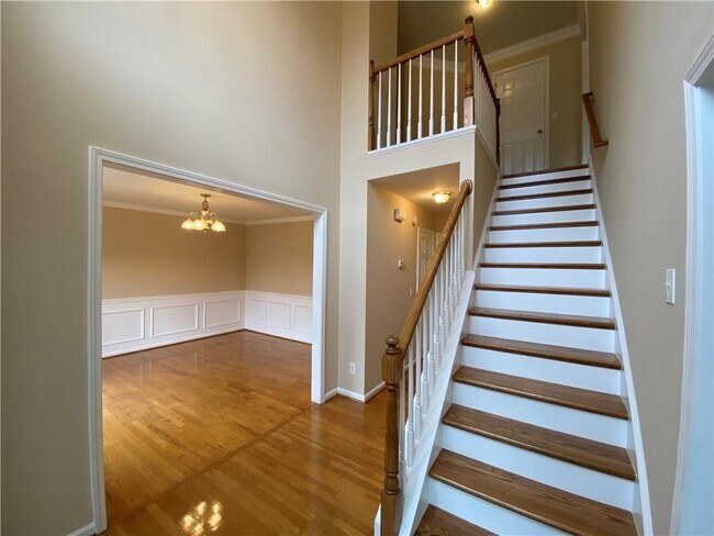 Foto del edificio - 612 Braidwood Dr NW