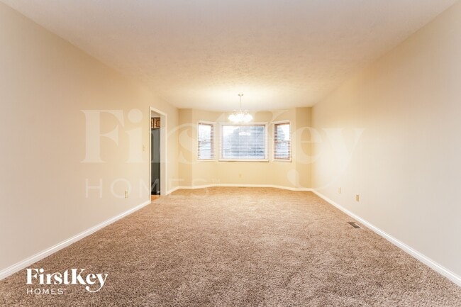 Building Photo - 458 Pebble Way