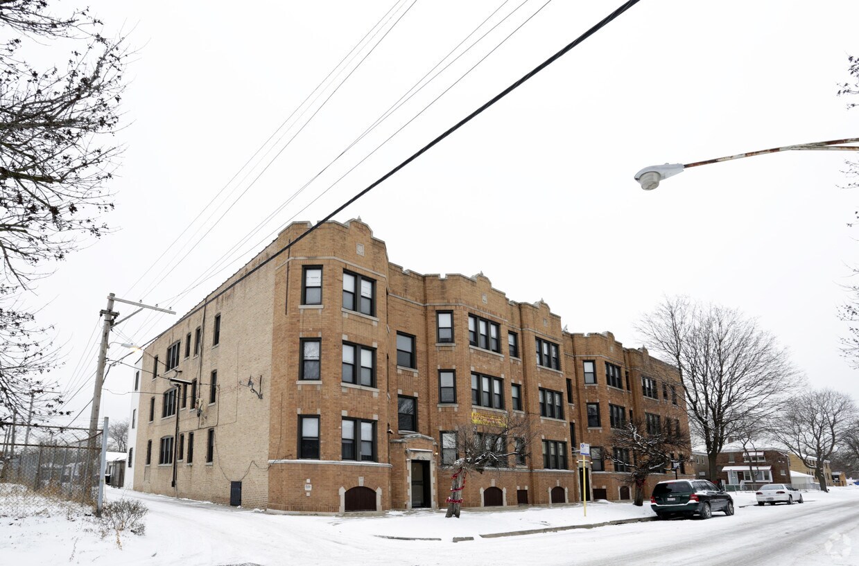Building Photo - 1645-1653 E 74th Pl