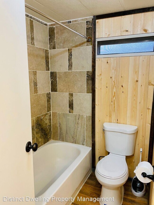Building Photo - 2 br, 1 bath House - 56199 Solar Drive