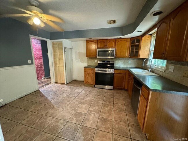 Foto del edificio - 220 Seven Springs Mountain Rd