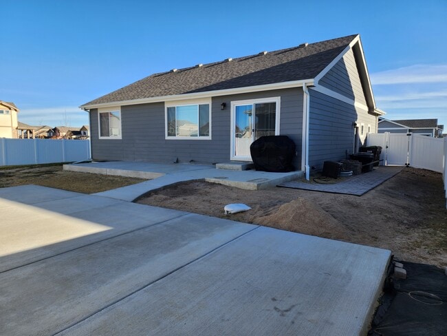 Building Photo - 856 Sunlight Peak Dr