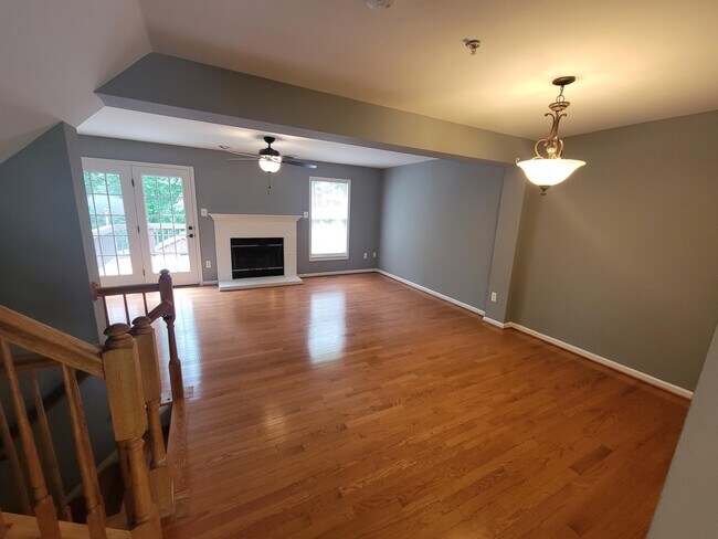 Building Photo - 8702 Castlerock Ct