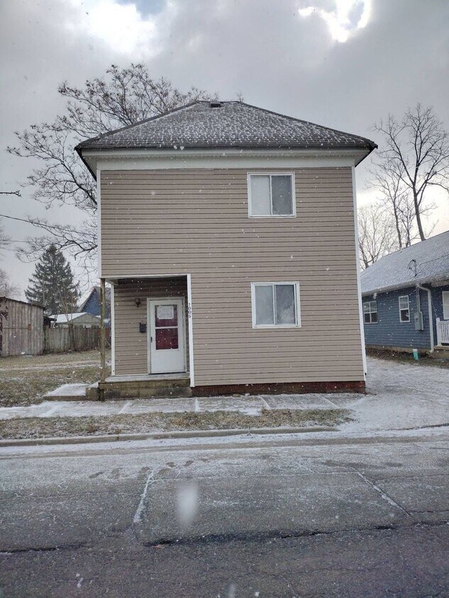 1005 W Kilgore Ave, Muncie, IN 47305 House Rental in Muncie, IN