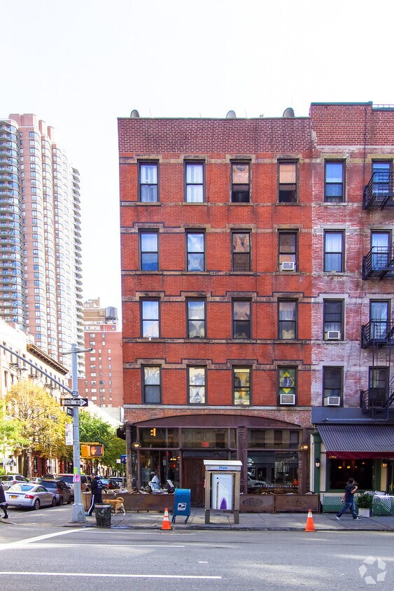 Building Photo - 1496 2nd Ave
