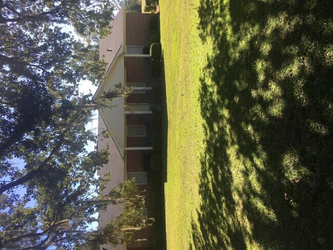 Building Photo - 20898 Hwy 46