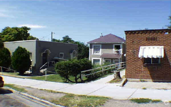 Primary Photo - 420 20th St
