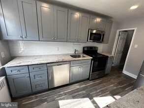 Building Photo - 4206 Marple St