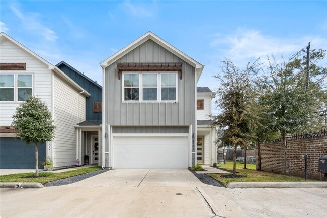 Building Photo - 5202 Pinemont Creek Ln