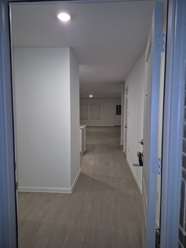 Building Photo - 20034 Palermo Shores Dr