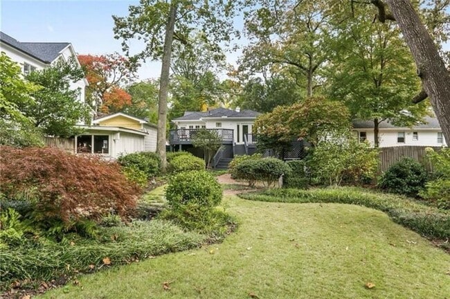 Building Photo - 2512 Brookwood Dr NE
