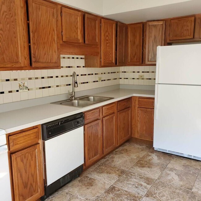 Building Photo - 1524 Fernwood Ct