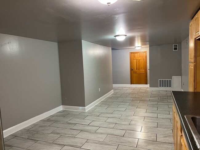 Building Photo - 4900 Walton Ave