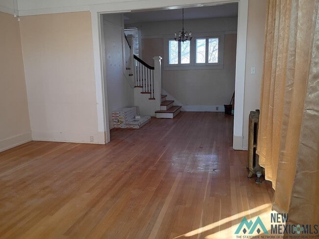 Building Photo - 320 S Zinc St