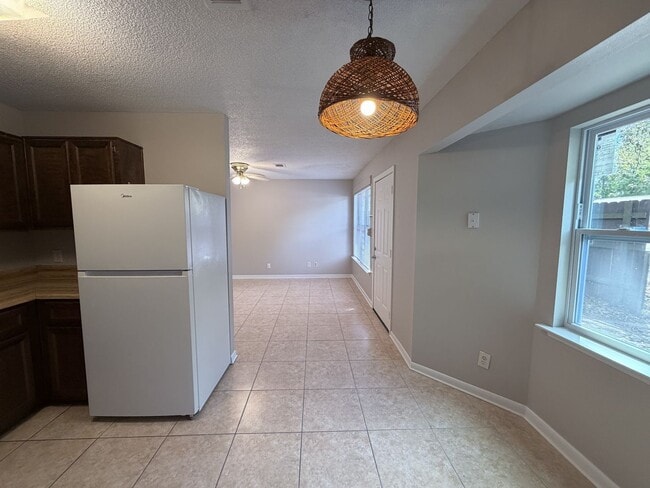 Foto del edificio - 2 Bedroom 1 Bath in Milton Available for Rent!