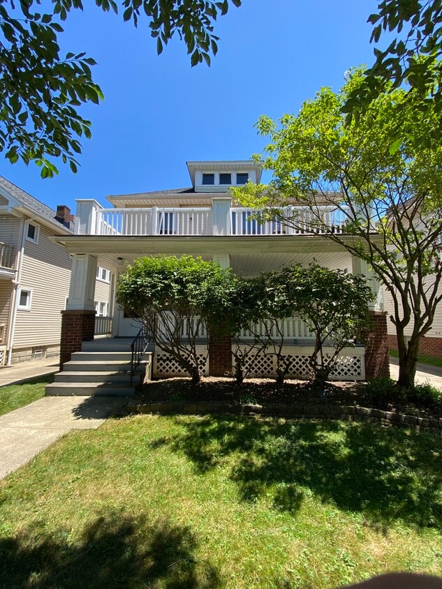 Primary Photo - 1583-1585 Warren Rd