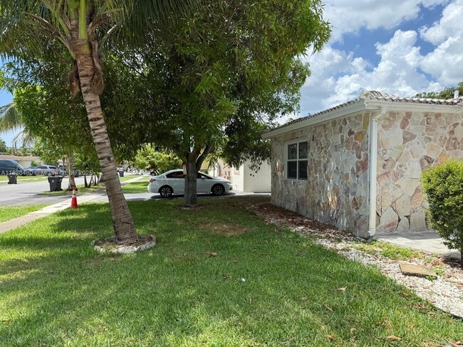 Building Photo - 4281 NW 35th Terrace